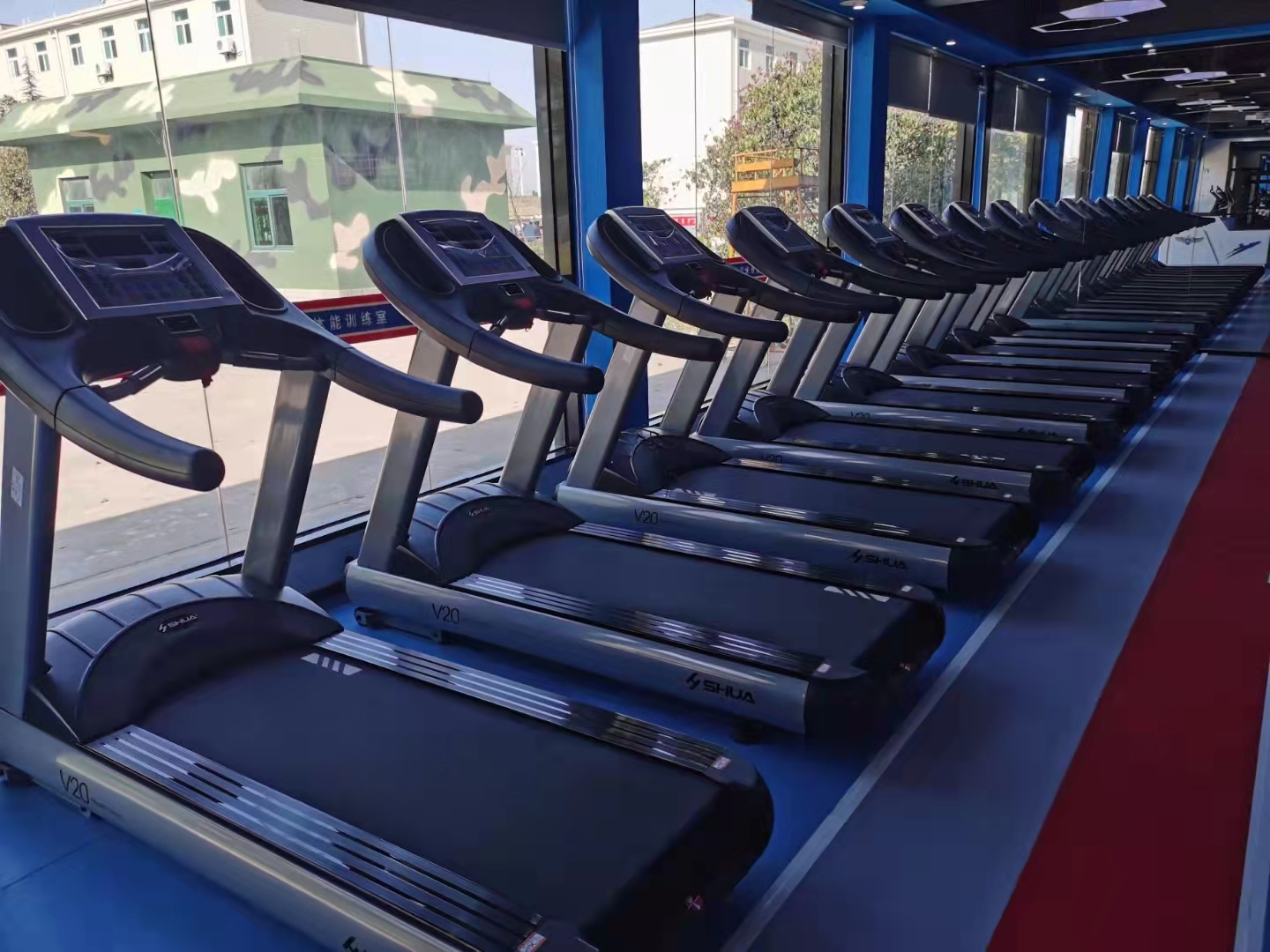 某空軍部隊(duì)健身房